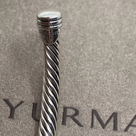 David Yurman Medium Cable Hoop Earrings 1.5" - Picture 11 of 11